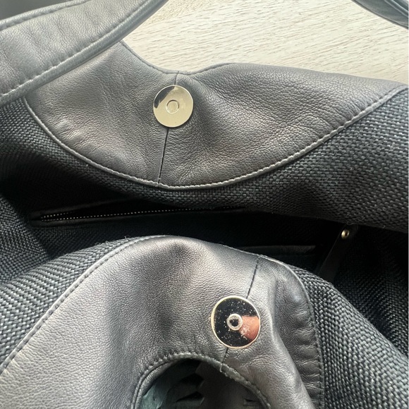 Elie Tahari 100% Leather Hobo Bag in Black NWOT - Picture 9 of 17